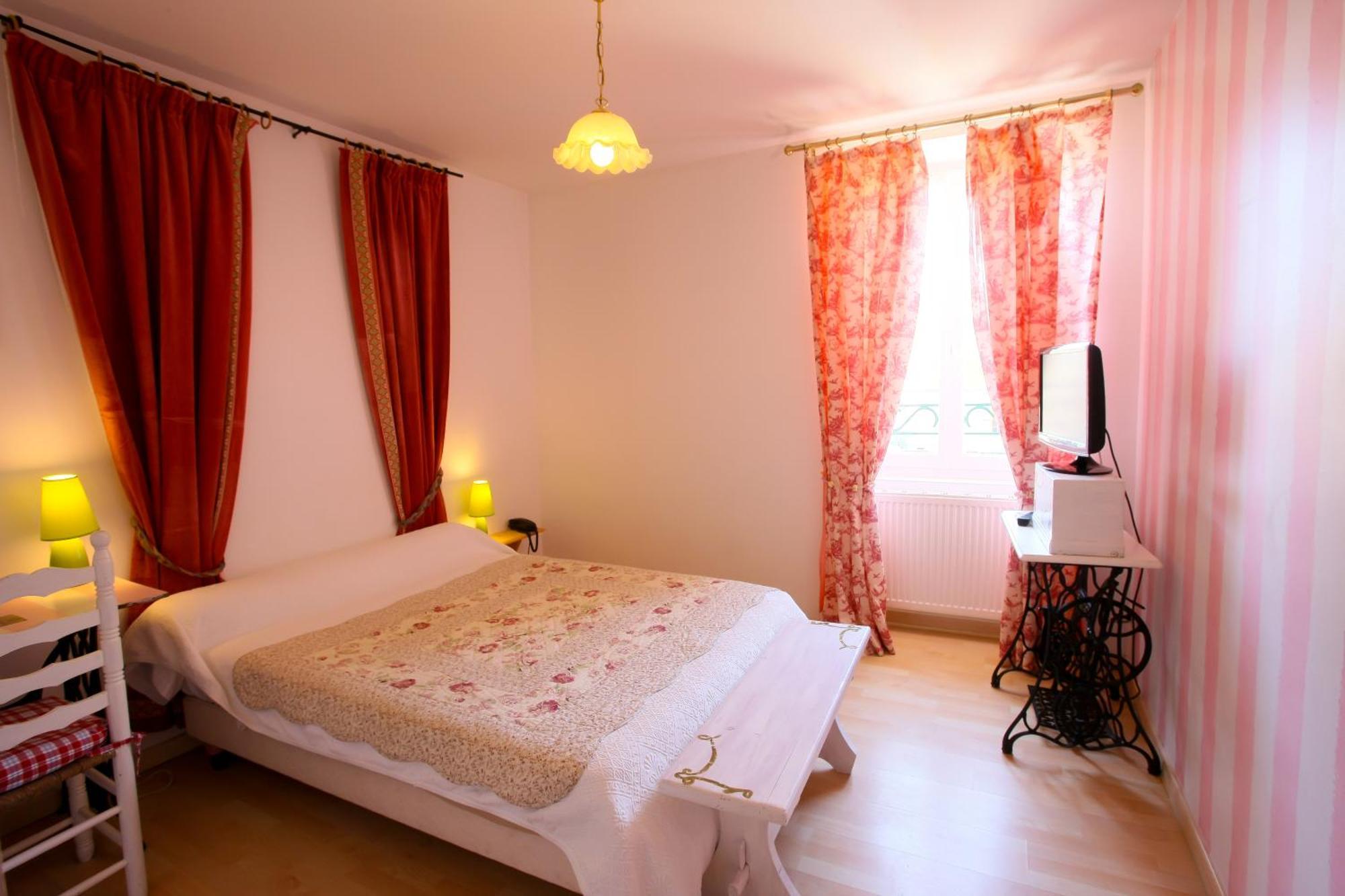 Logis Auberge La Cremaillere Villandraut Exterior photo